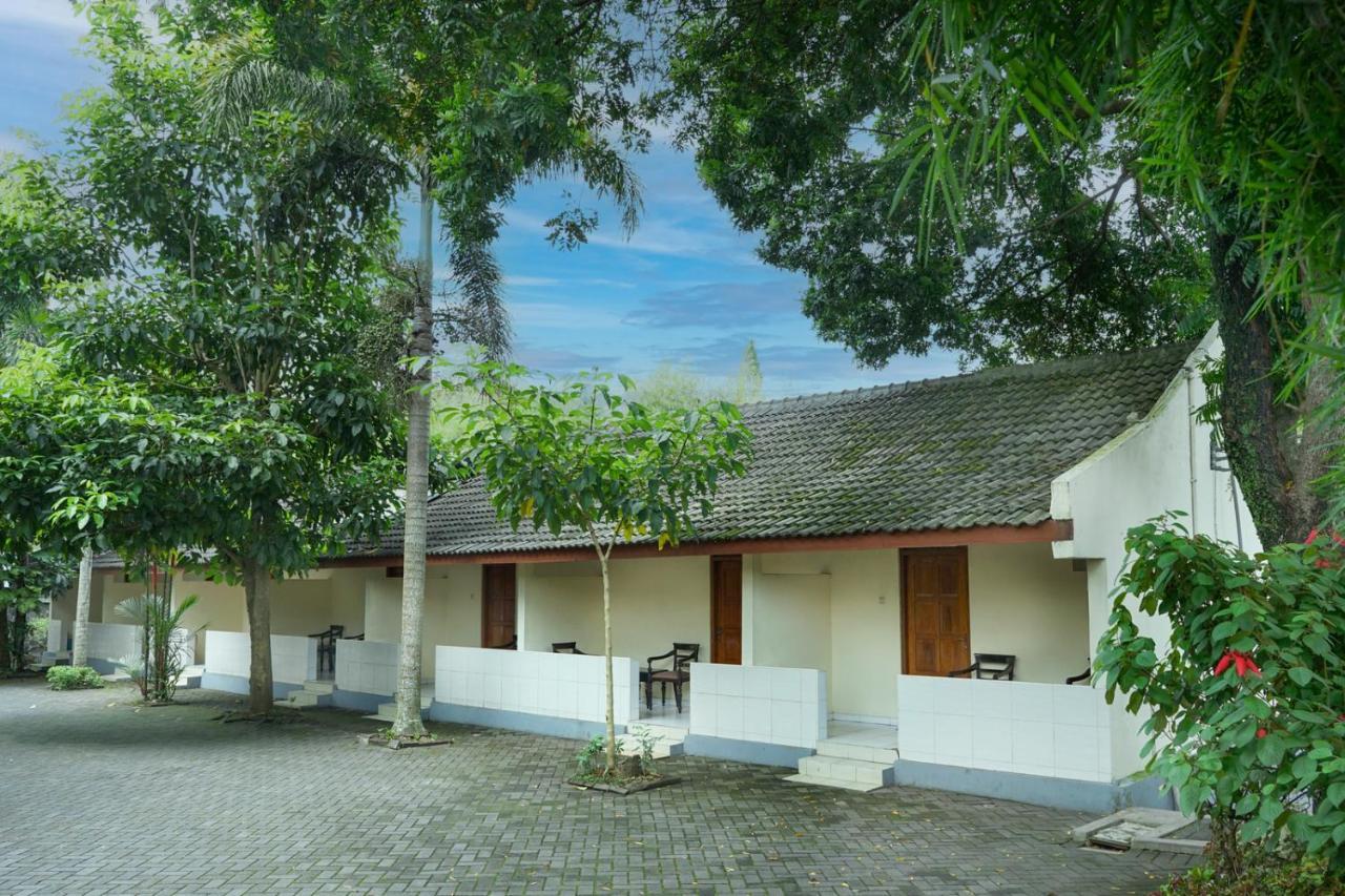 Front One Resort Indraloka Temanggung 외부 사진